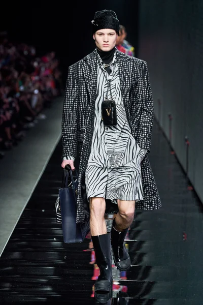 Look 35